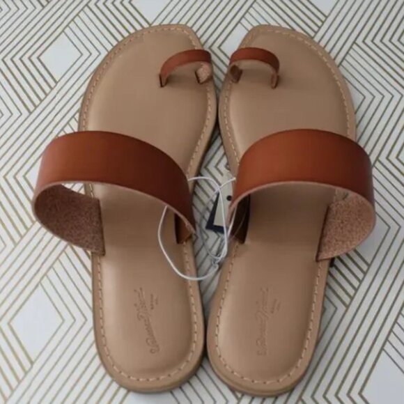 Universal Thread Shoes - Juno Toe Ring Flat Sandals